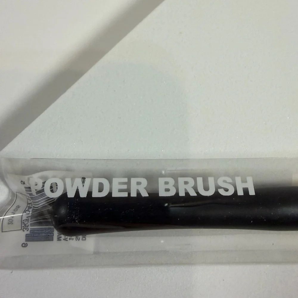 🩷5/$10🩷 Powder Brush with Black Handle and Gold Ferrule